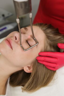 Как убрать мешки под глазами